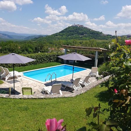 Guest House Valentino Motovun Esterno foto