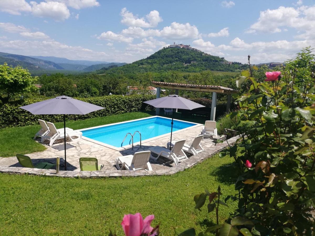 Guest House Valentino Motovun Esterno foto