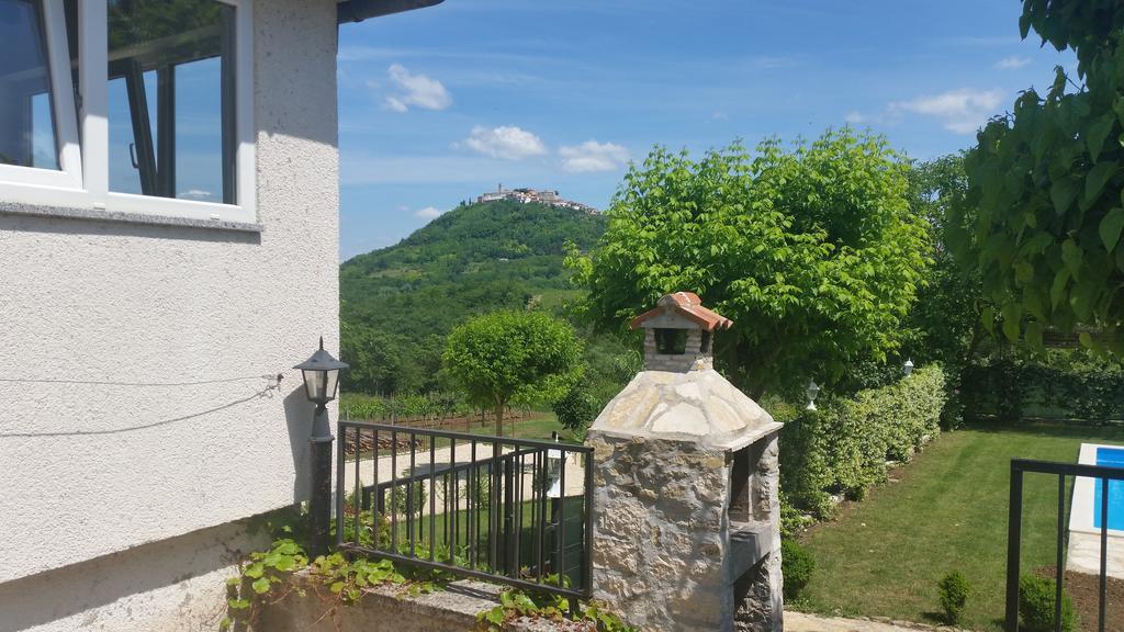 Guest House Valentino Motovun Esterno foto